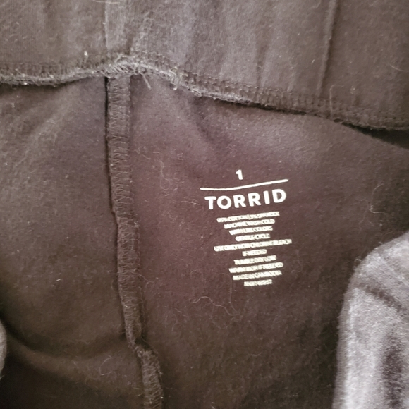 Torrid leggings shorts - Picture 8 of 9
